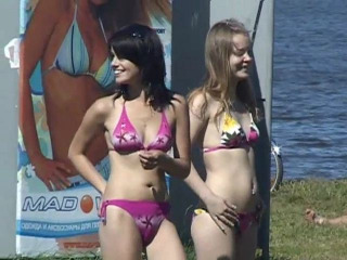 Sexy ladies in bikinis