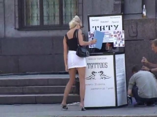 Sexy legs in original candid videoe